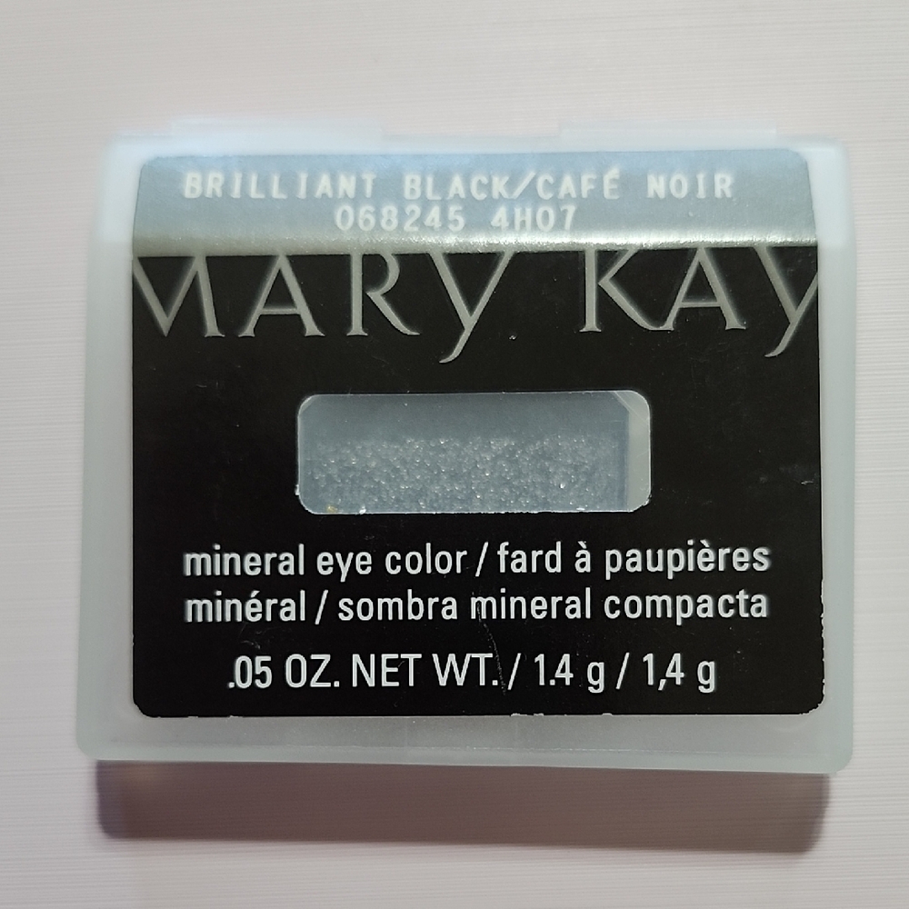 Mary Kay Brilliant Black Eyeshadow Mineral eye color Makeup NEW!